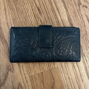 Fossil Black Leather Paisley Wallet in Excellent Condition